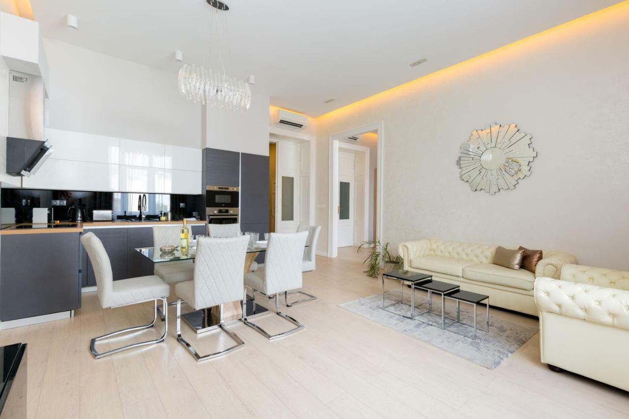 Grand Designer Dream Home In The Center W 3Br/3Bath Budapest Bagian luar foto