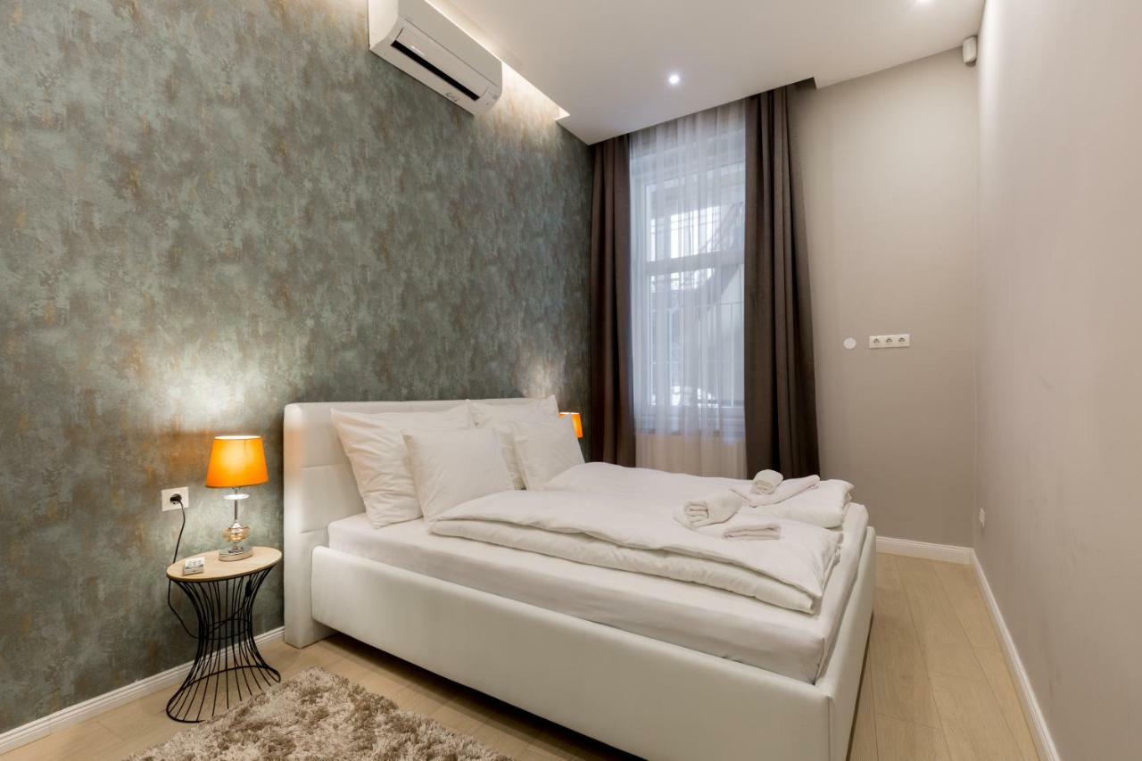 Grand Designer Dream Home In The Center W 3Br/3Bath Budapest Bagian luar foto